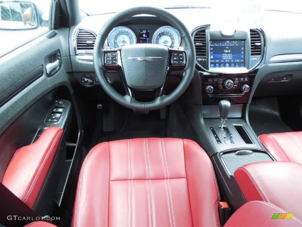 2013 Chrysler 300 S V8 Black/Red Dashboard Photo #83759629
