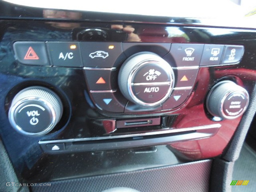 2013 Chrysler 300 S V8 Controls Photo #83759920