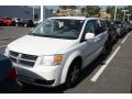 Stone White - Grand Caravan SXT Photo No. 4