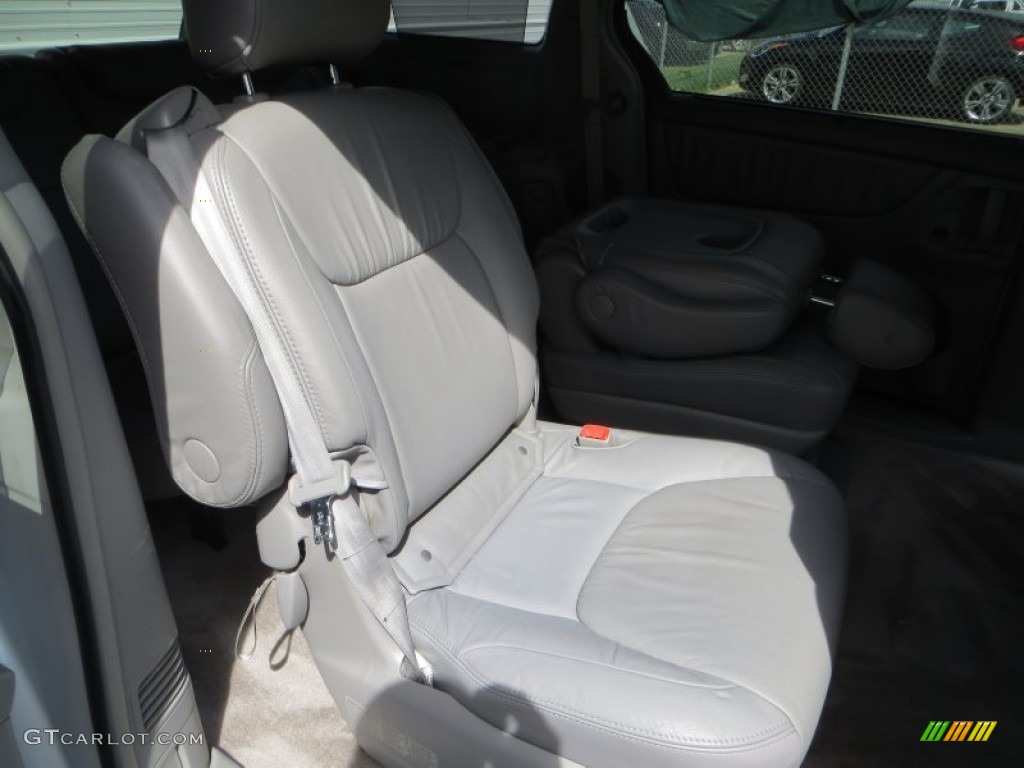 2007 Sienna XLE - Arctic Frost Pearl White / Stone photo #26