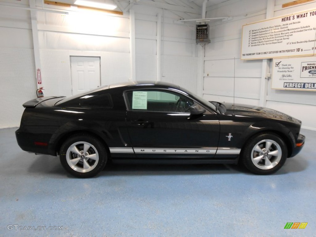 2007 Mustang V6 Premium Coupe - Black / Light Graphite photo #5