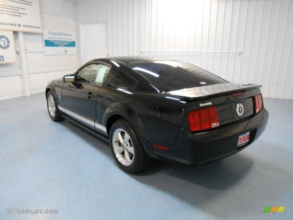 2007 Mustang V6 Premium Coupe - Black / Light Graphite photo #8