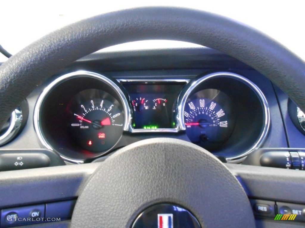 2007 Mustang V6 Premium Coupe - Black / Light Graphite photo #23