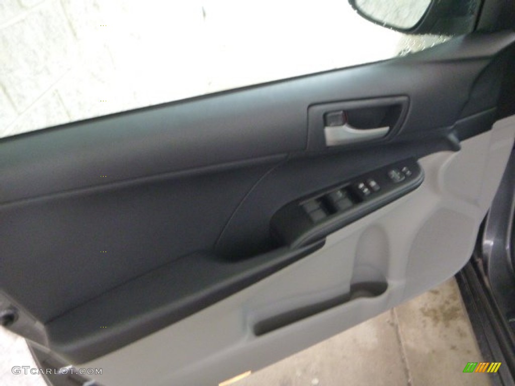 2013 Camry L - Magnetic Gray Metallic / Ash photo #15