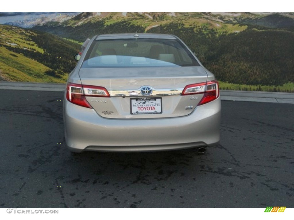 2013 Camry Hybrid XLE - Champagne Mica / Ivory photo #4