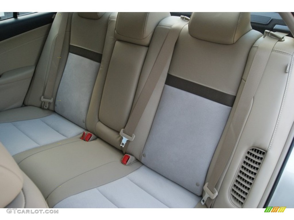 2013 Camry Hybrid XLE - Champagne Mica / Ivory photo #7