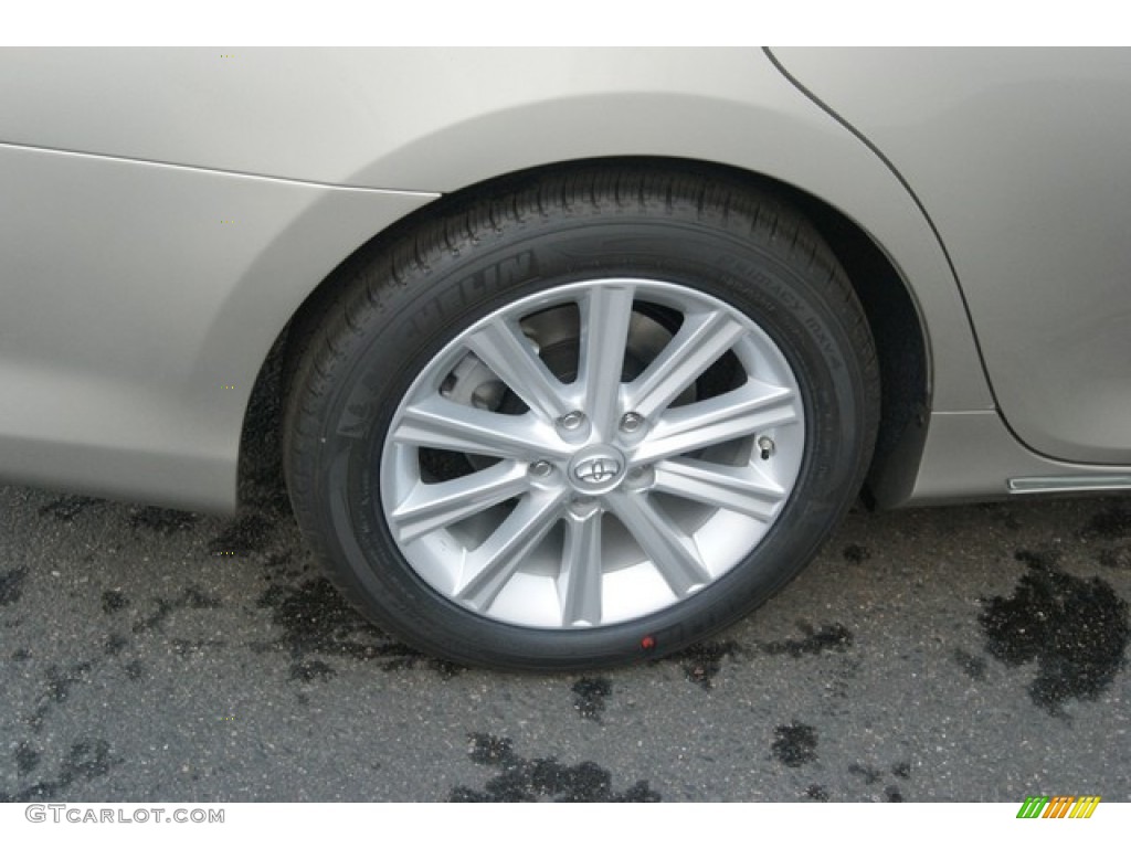 2013 Camry Hybrid XLE - Champagne Mica / Ivory photo #9