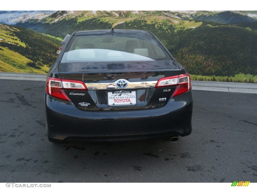 2013 Camry Hybrid XLE - Cosmic Gray Metallic / Ivory photo #4