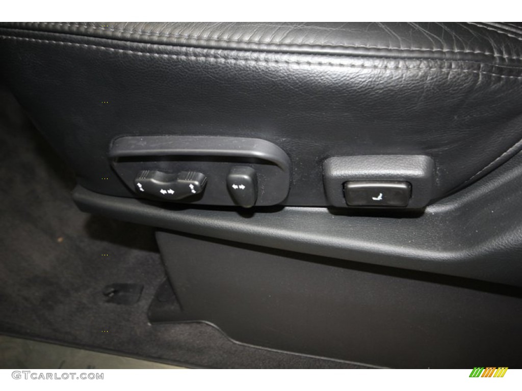 2010 QX 56 - Silver Graphite / Graphite photo #19