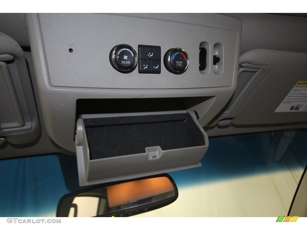 2010 QX 56 - Silver Graphite / Graphite photo #21