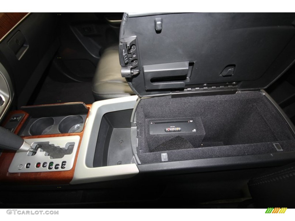 2010 QX 56 - Silver Graphite / Graphite photo #29