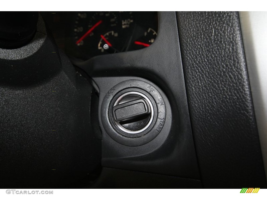 2010 QX 56 - Silver Graphite / Graphite photo #30