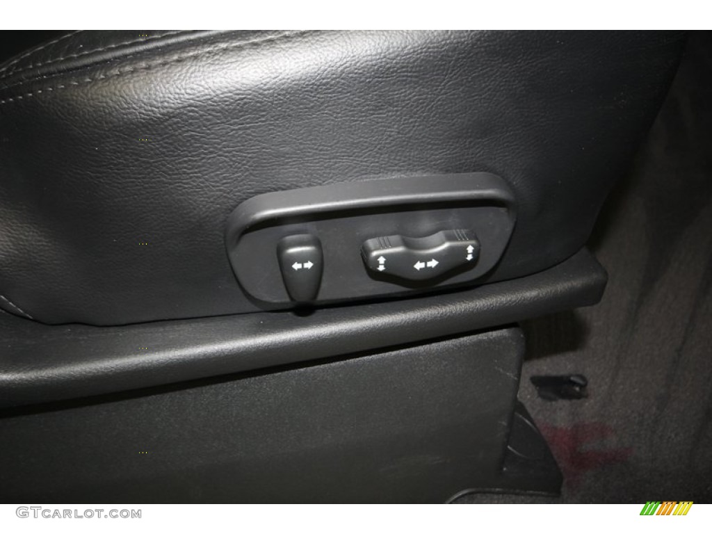 2010 QX 56 - Silver Graphite / Graphite photo #47