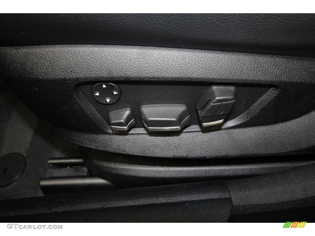 2011 5 Series 550i Sedan - Black Sapphire Metallic / Black photo #18