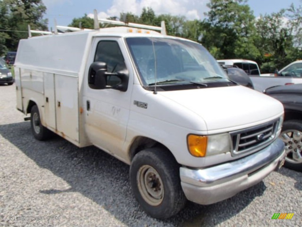 2004 E Series Cutaway E350 Commercial Utility Truck - Oxford White / Medium Flint photo #1