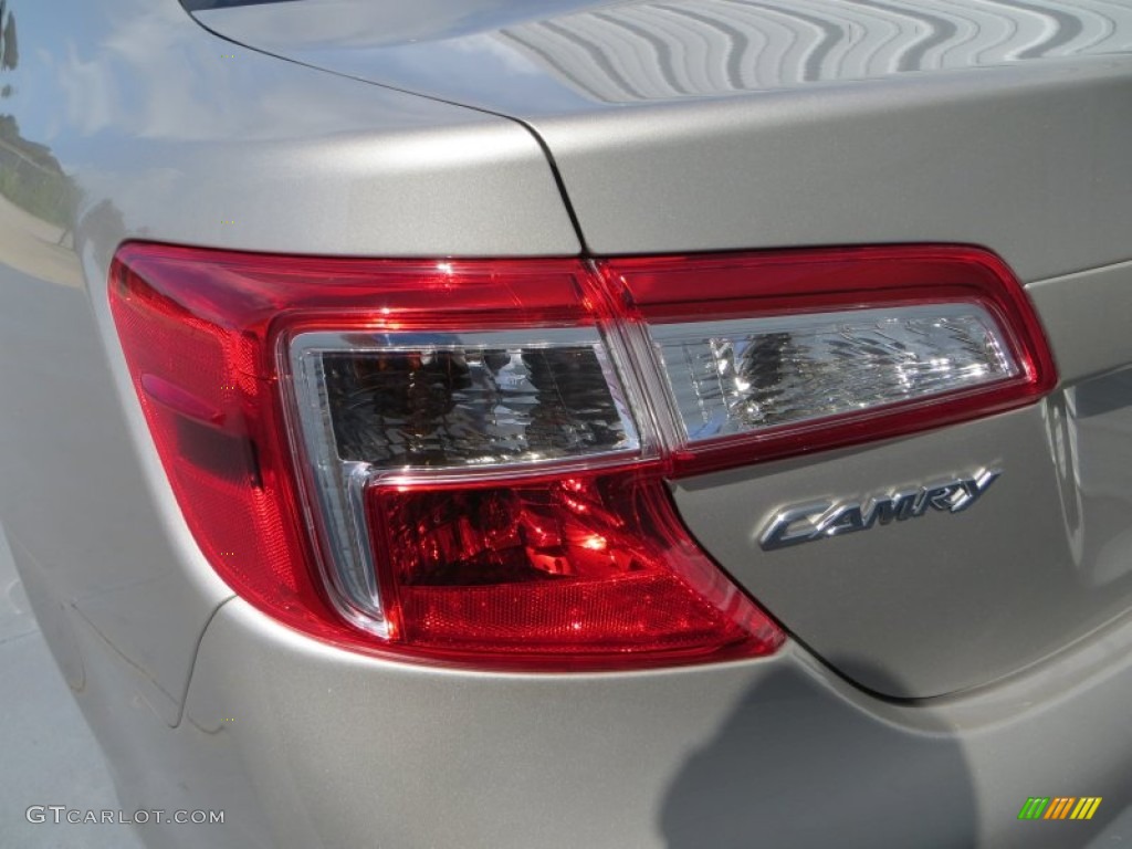 2013 Camry LE - Champagne Mica / Ivory photo #11