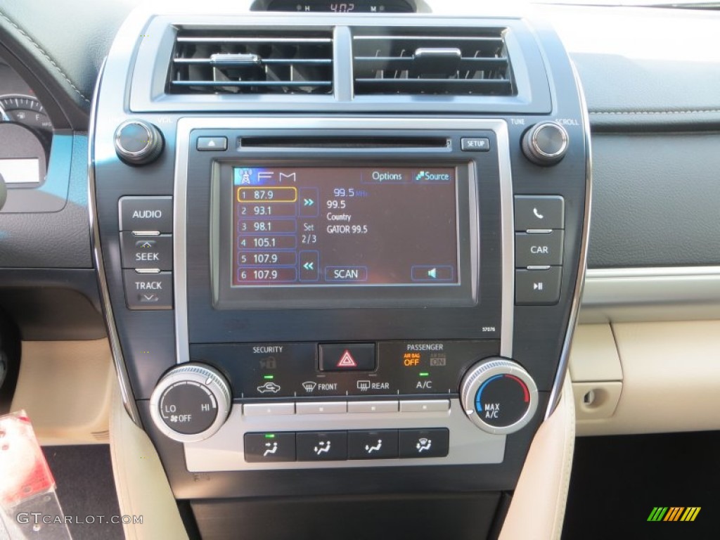 2013 Camry LE - Champagne Mica / Ivory photo #26