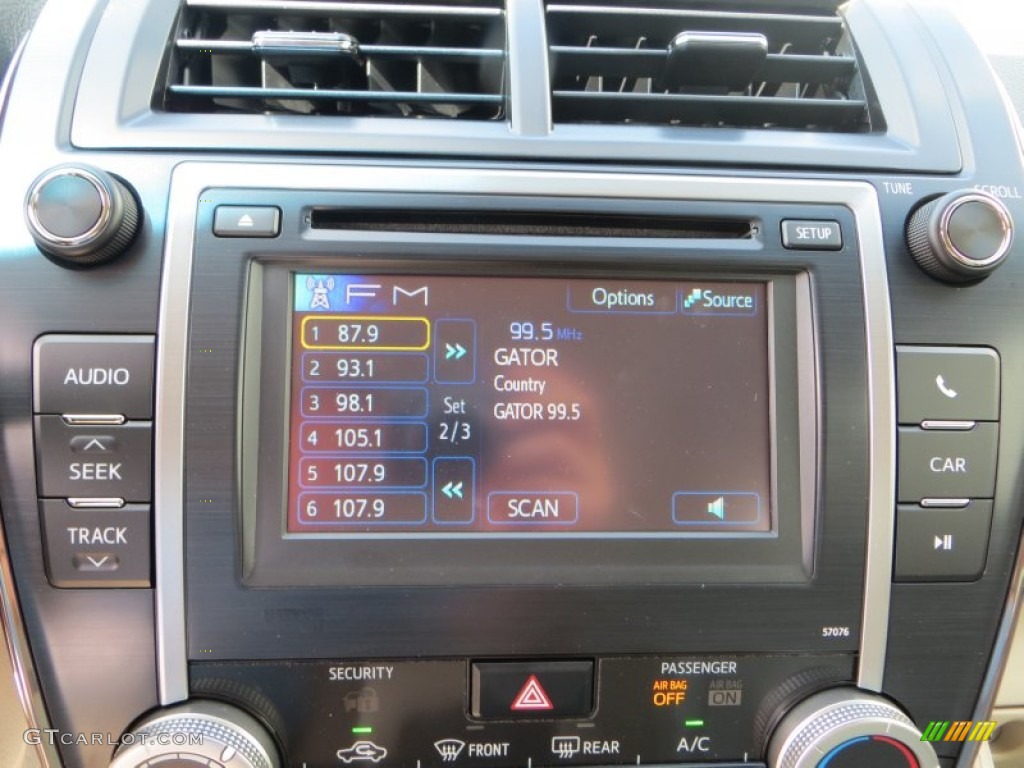 2013 Camry LE - Champagne Mica / Ivory photo #27