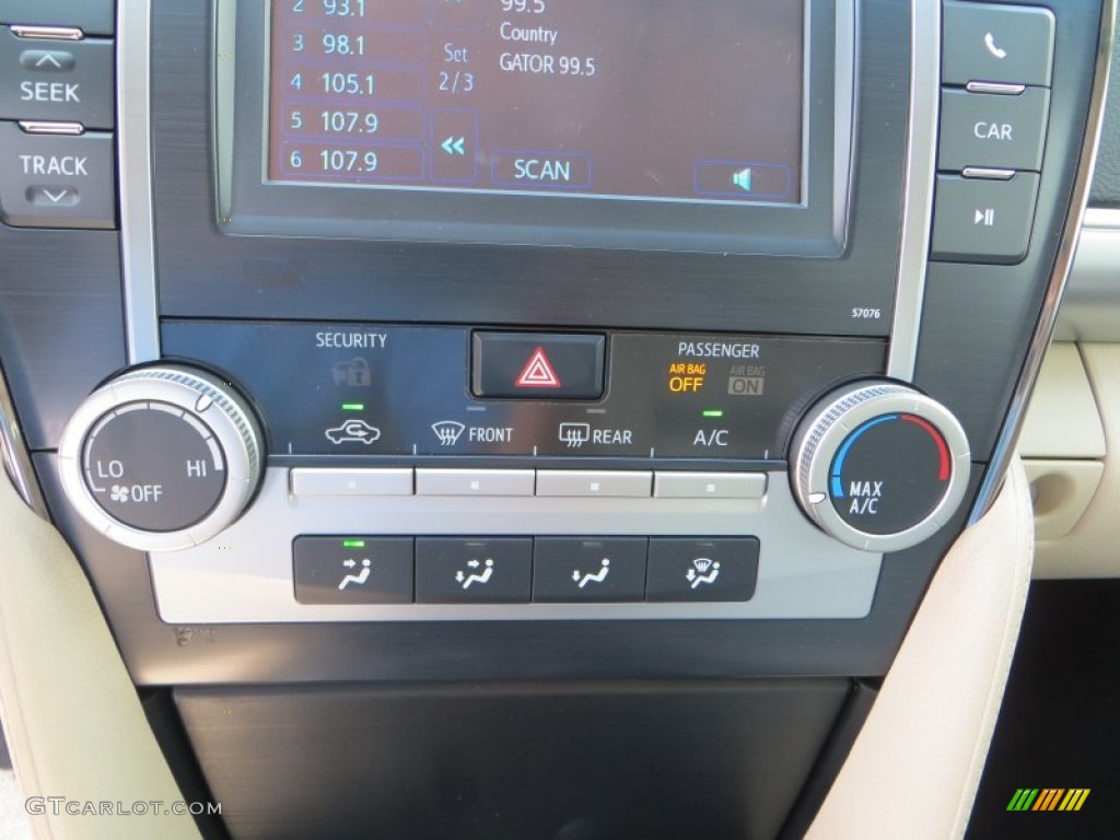 2013 Camry LE - Champagne Mica / Ivory photo #28