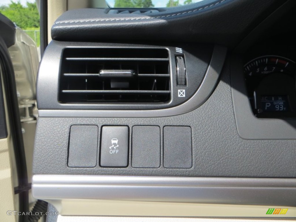 2013 Camry LE - Champagne Mica / Ivory photo #32