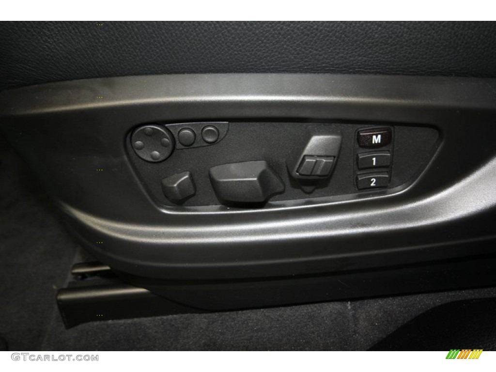 2014 BMW X6 M M xDrive Controls Photo #83770159