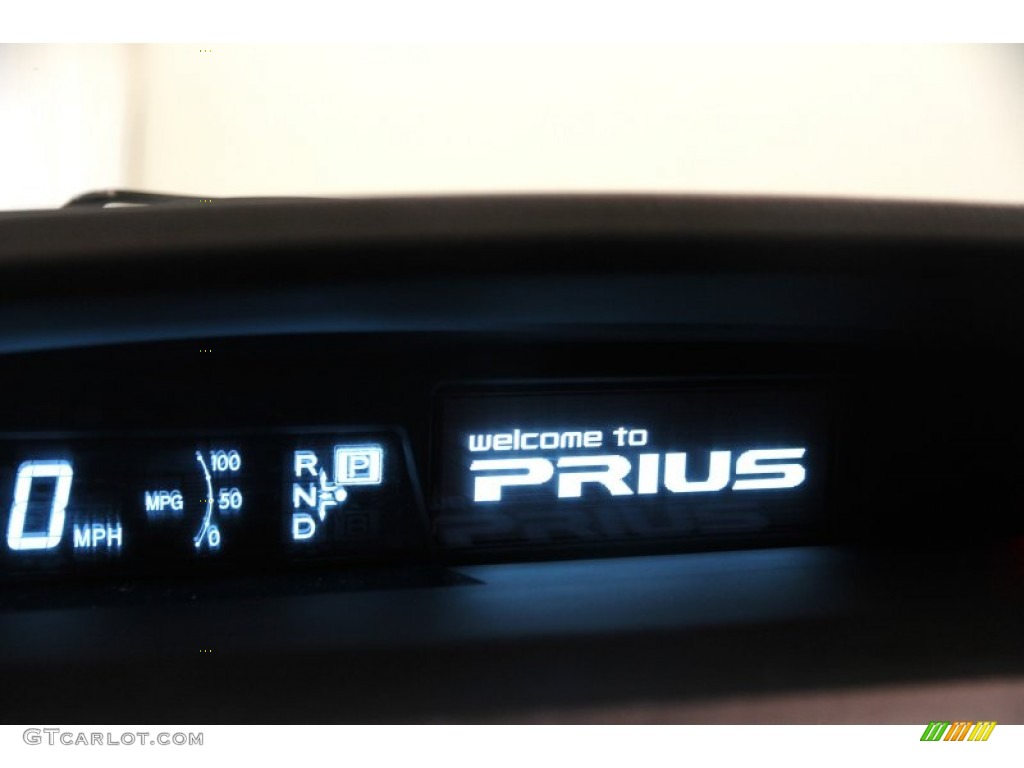 2010 Prius Hybrid III - Barcelona Red Metallic / Dark Gray photo #8