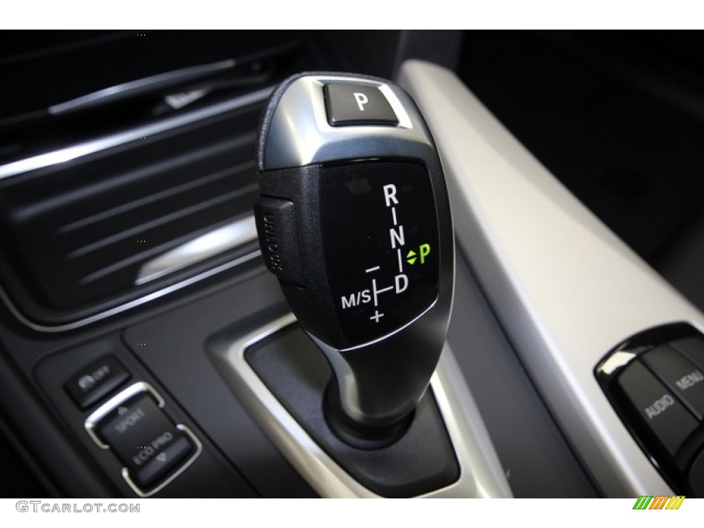 2013 3 Series 320i Sedan - Black Sapphire Metallic / Black photo #21