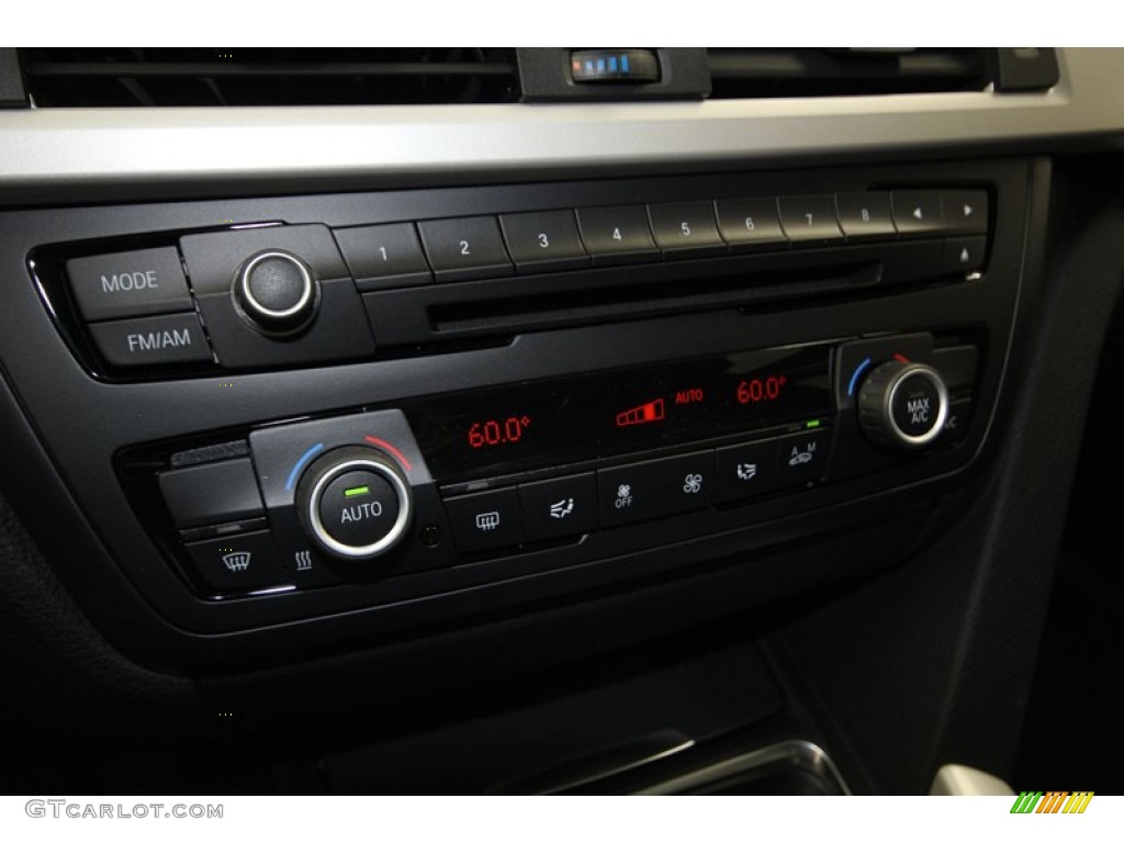 2013 3 Series 320i Sedan - Glacier Silver Metallic / Black photo #17