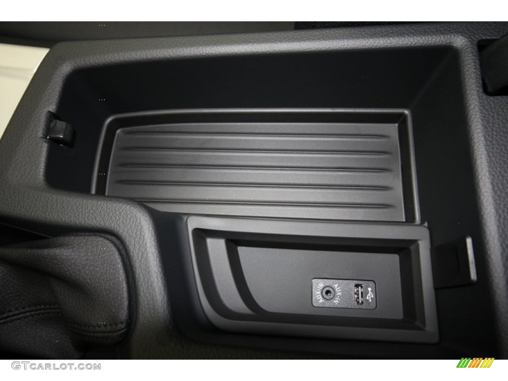 2013 3 Series 320i Sedan - Glacier Silver Metallic / Black photo #21