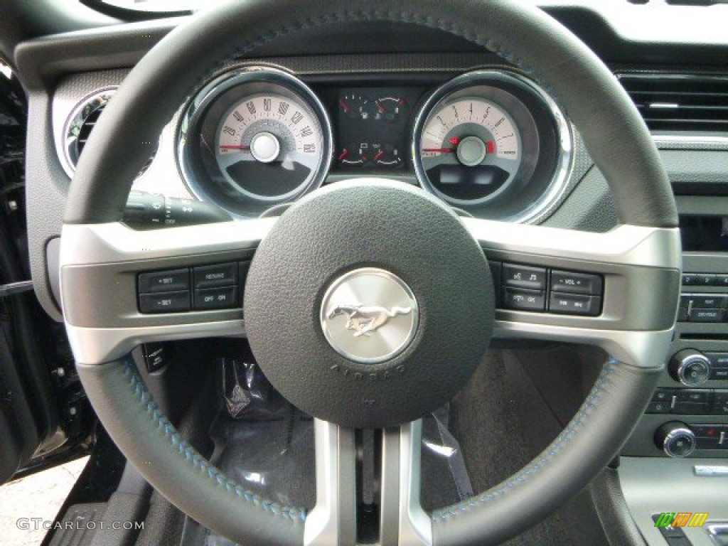 2011 Ford Mustang GT Premium Coupe Charcoal Black/Grabber Blue Steering Wheel Photo #83773672