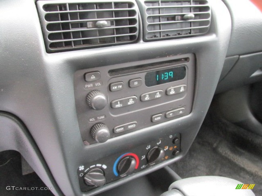 2003 Cavalier Sedan - Black / Graphite Gray photo #13