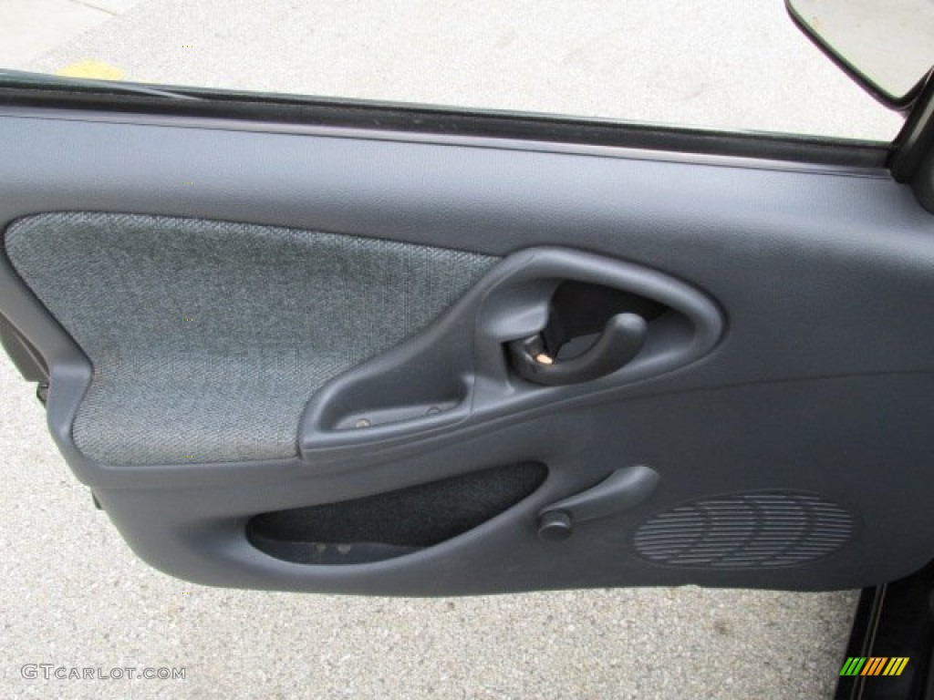 2003 Chevrolet Cavalier Sedan Graphite Gray Door Panel Photo #83775457