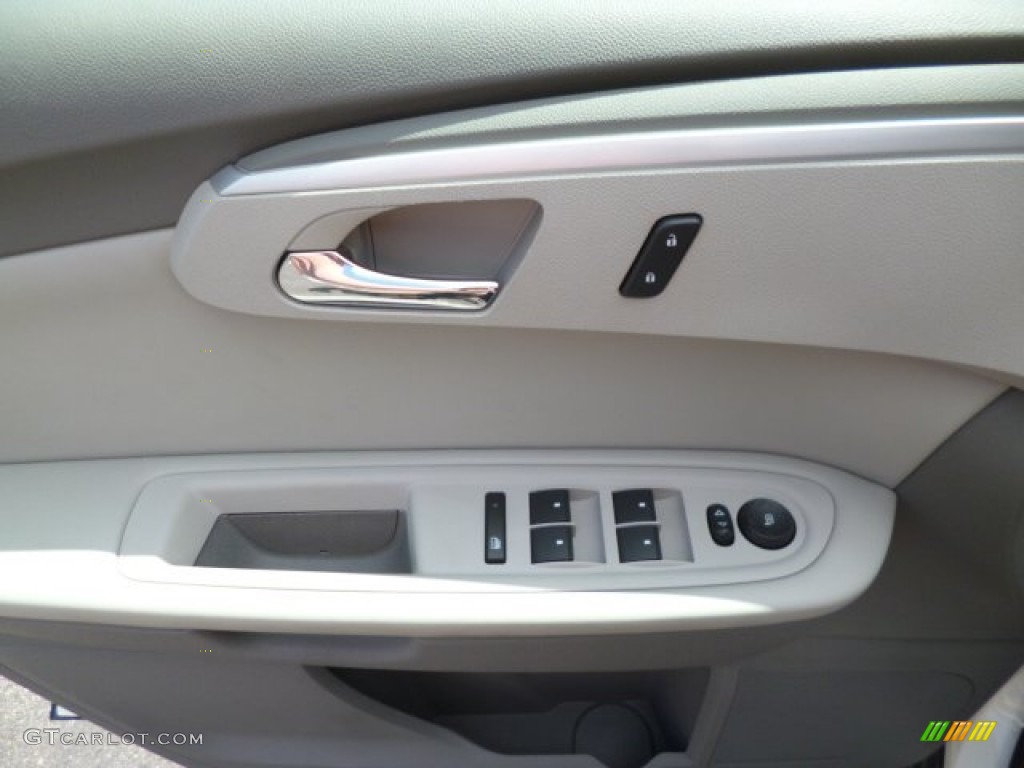 2012 Traverse LT AWD - White / Dark Gray/Light Gray photo #18