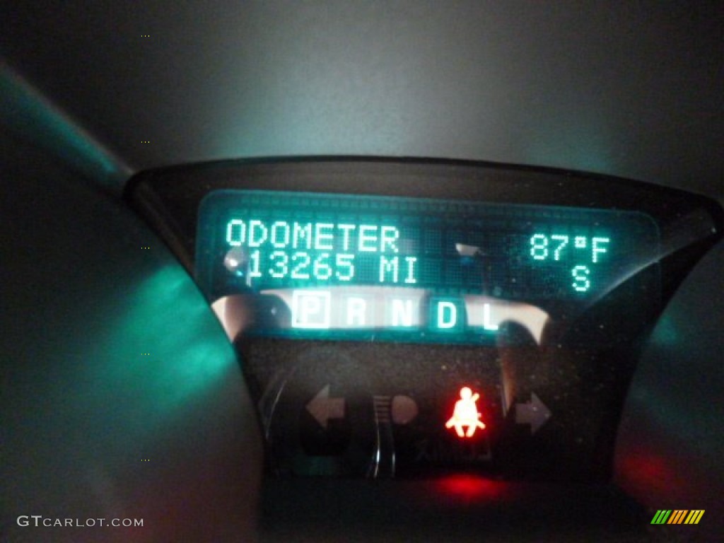 2012 Traverse LT AWD - White / Dark Gray/Light Gray photo #20