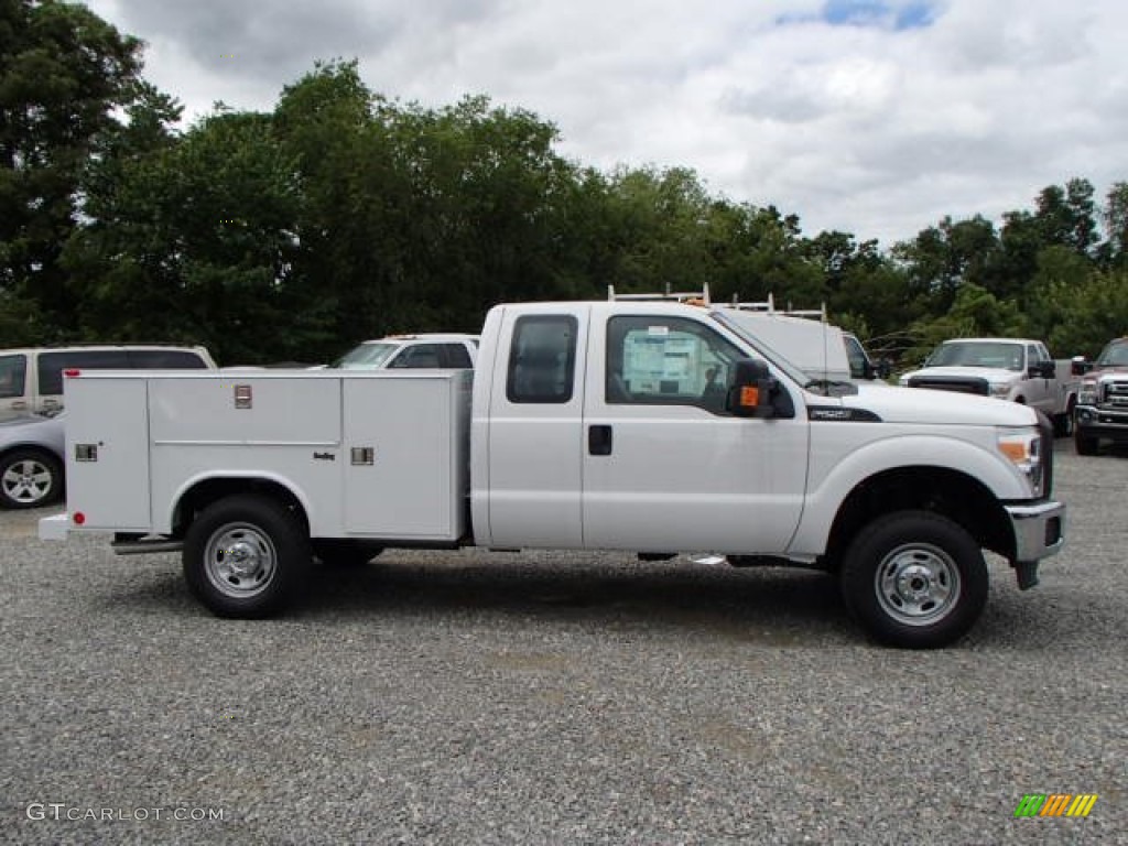 Oxford White Ford F250 Super Duty