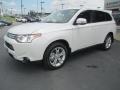 2014 Diamond White Pearl Mitsubishi Outlander SE S-AWC  photo #3