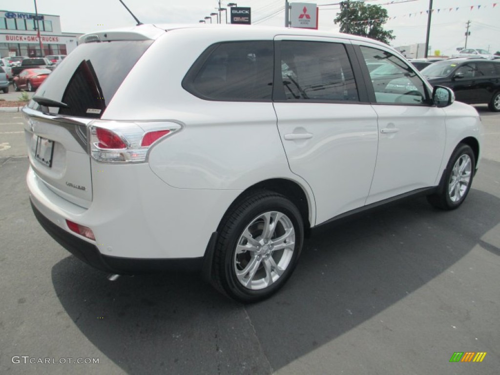 2014 Outlander SE S-AWC - Diamond White Pearl / Black photo #6