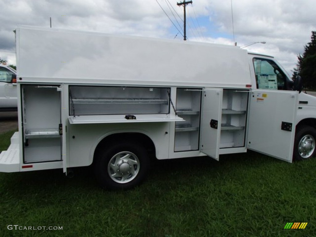 Oxford White 2013 Ford E Series Cutaway E350 Commercial Utility Truck Exterior Photo #83776729