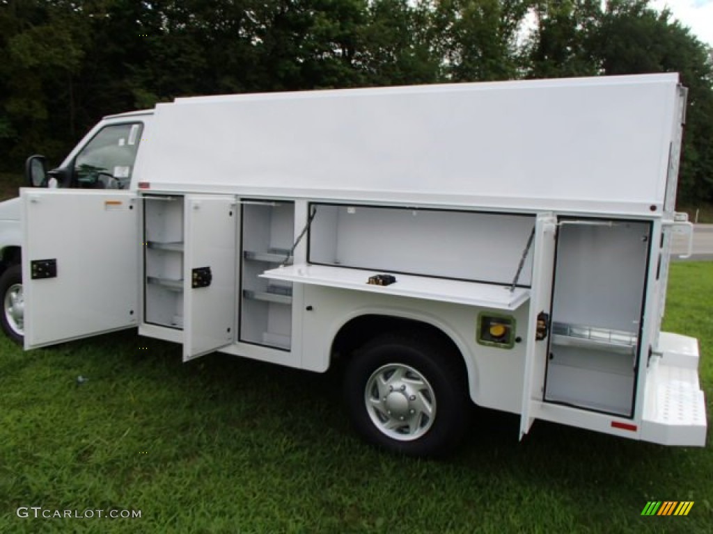 Oxford White 2013 Ford E Series Cutaway E350 Commercial Utility Truck Exterior Photo #83776750