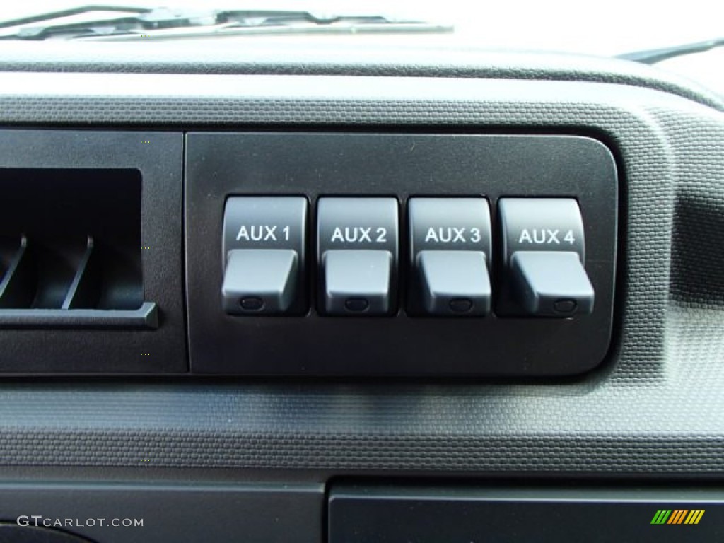 2013 Ford E Series Cutaway E350 Commercial Utility Truck Controls Photo #83776897