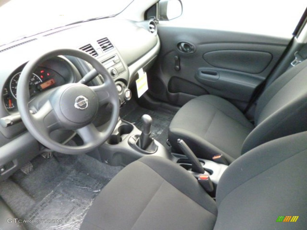 Charcoal Interior 2014 Nissan Versa 1.6 S Sedan Photo #83777821