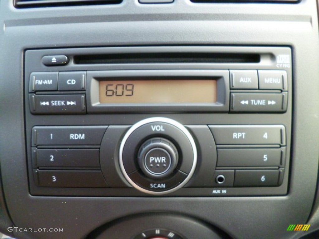 2014 Nissan Versa 1.6 S Sedan Audio System Photos