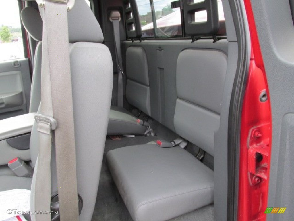 2005 Dodge Dakota SLT Club Cab 4x4 Rear Seat Photo #83778262