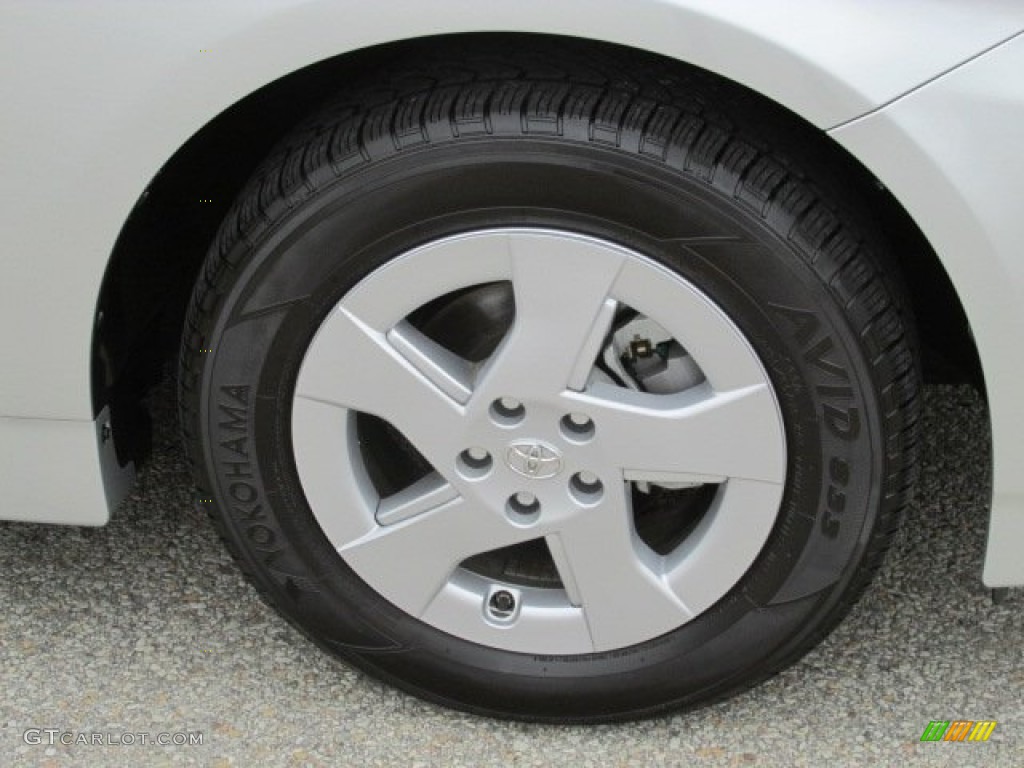 2011 Toyota Prius Hybrid II Wheel Photos