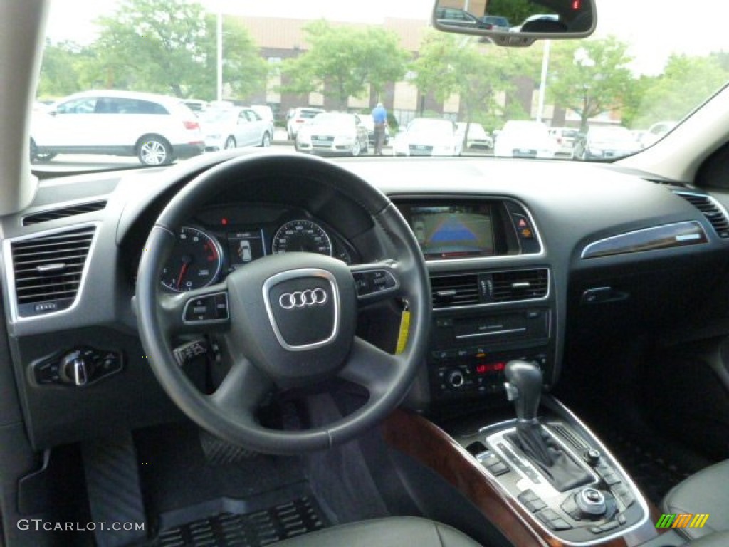 2011 Audi Q5 3.2 quattro Black Dashboard Photo #83783395