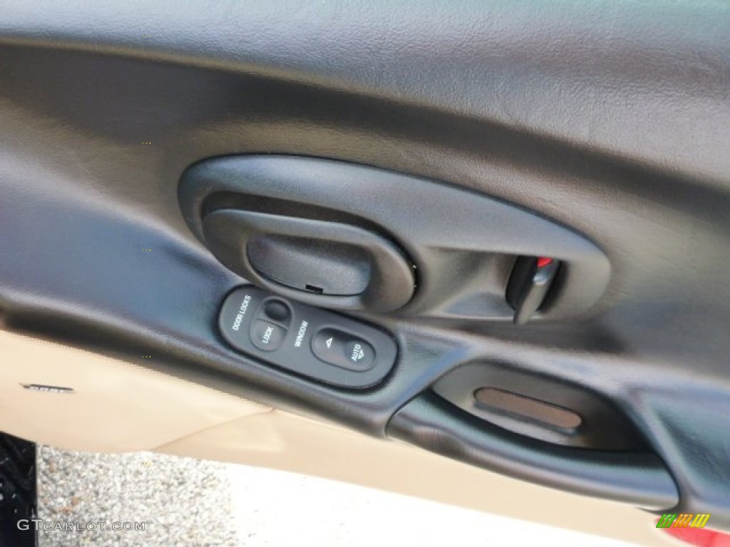 2004 Corvette Coupe - Black / Light Oak photo #11