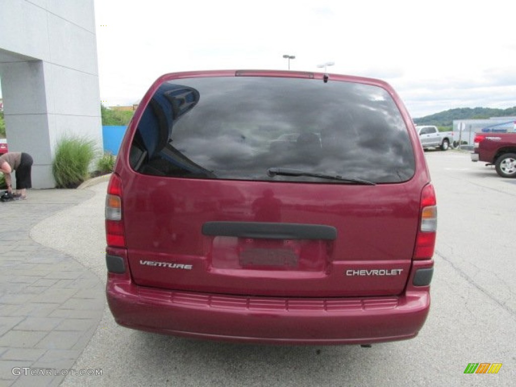 2004 Venture Plus - Sport Red Metallic / Medium Gray photo #7