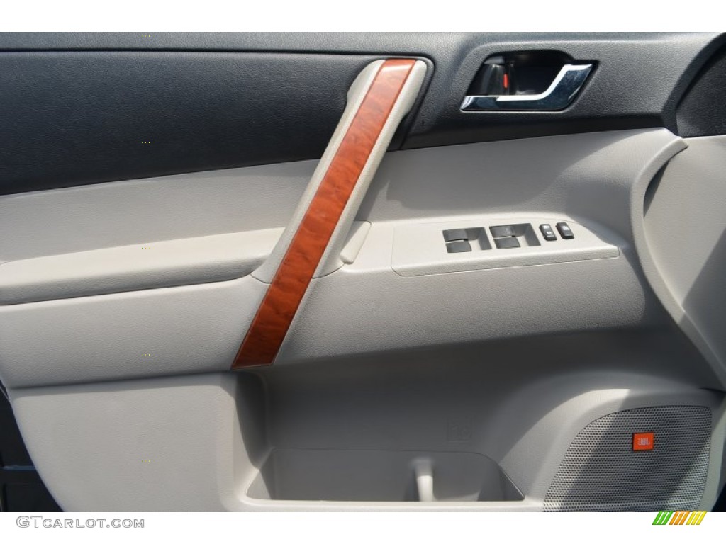 2010 Highlander Limited - Black / Ash photo #8