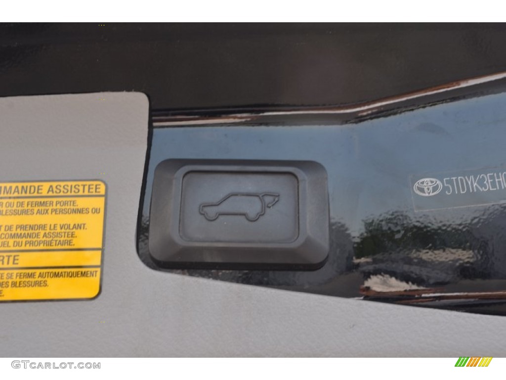 2010 Highlander Limited - Black / Ash photo #13