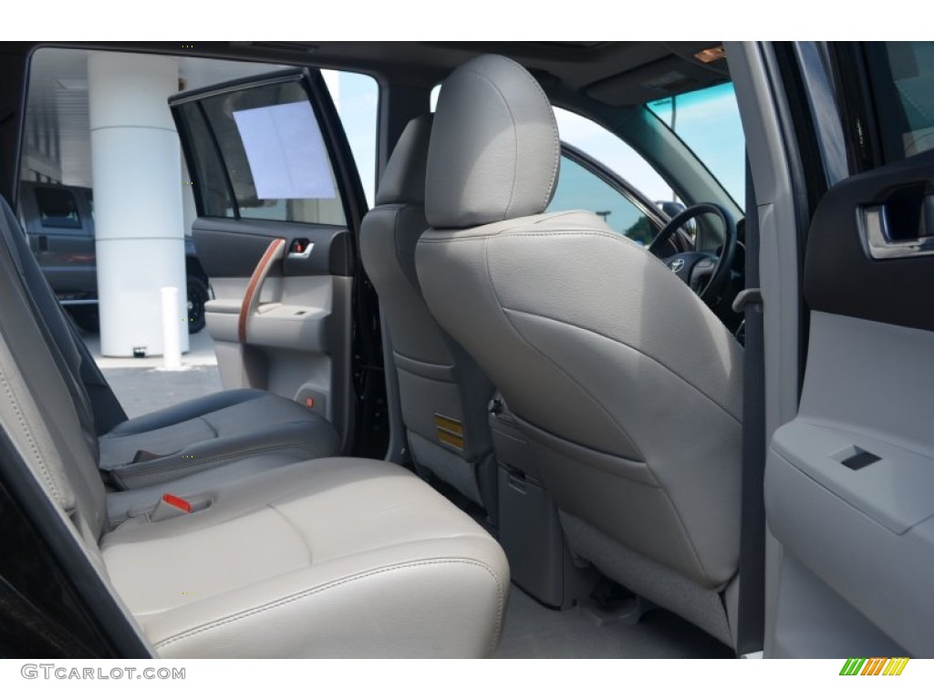 2010 Highlander Limited - Black / Ash photo #14